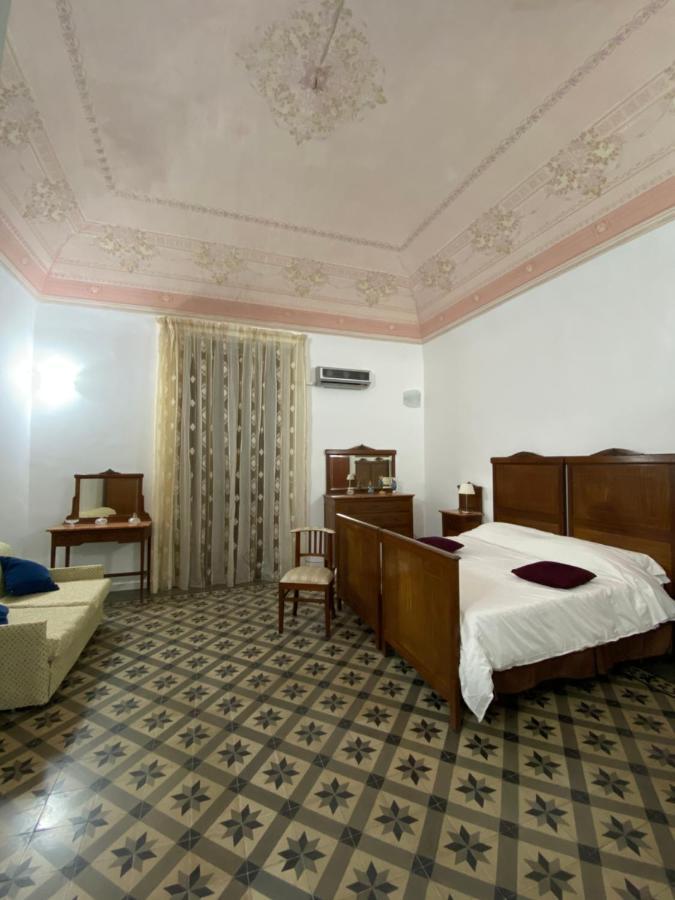 Crispi Accomodation B&B Катания Екстериор снимка