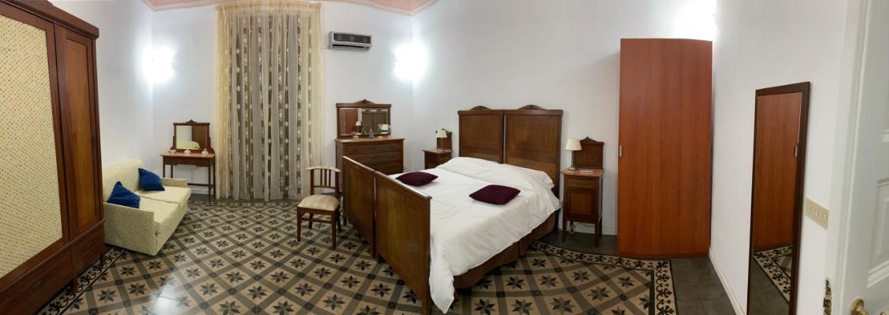 Crispi Accomodation B&B Катания Екстериор снимка