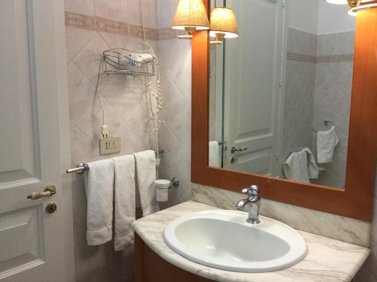 Crispi Accomodation B&B Катания Екстериор снимка