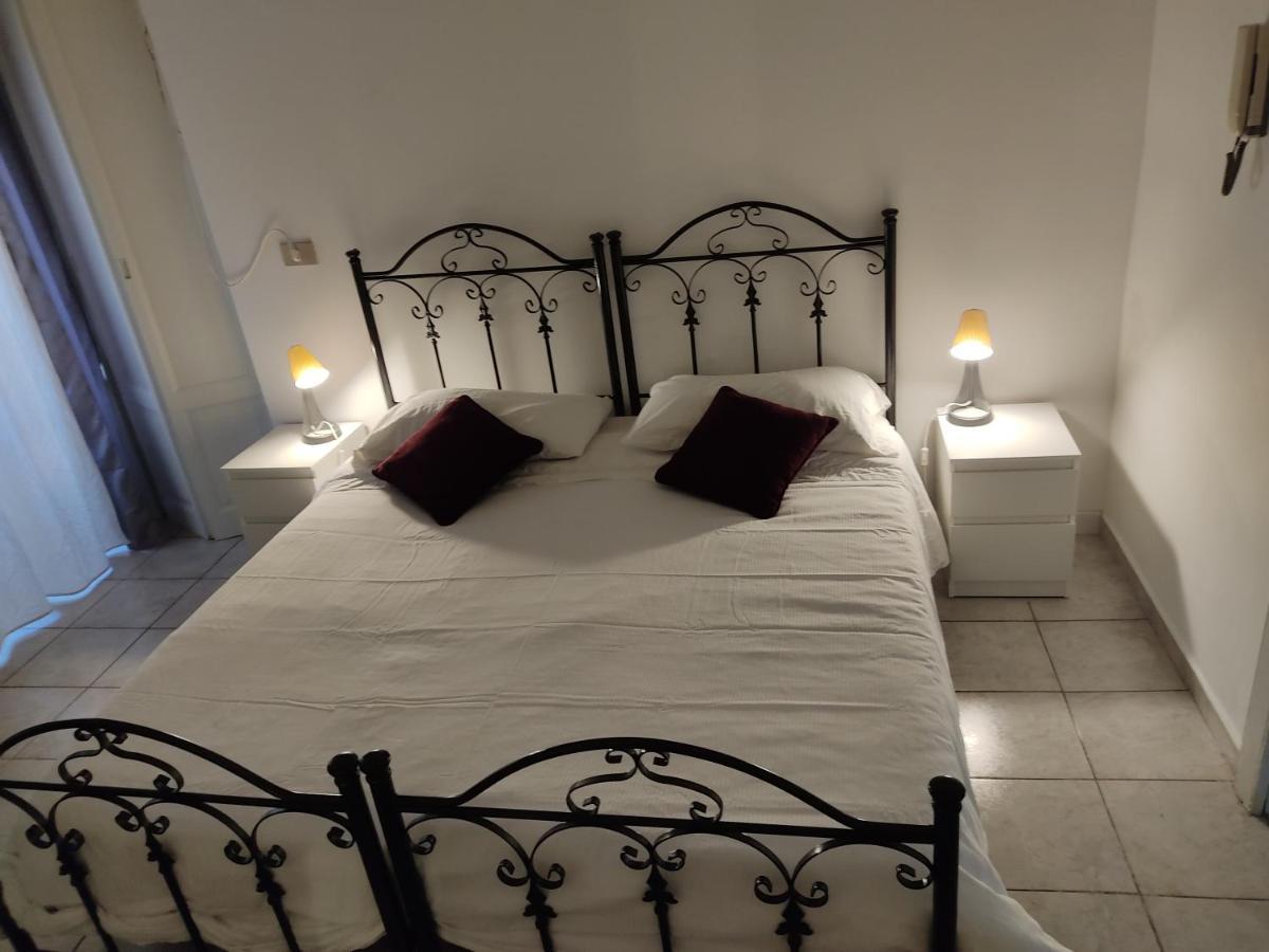 Crispi Accomodation B&B Катания Екстериор снимка